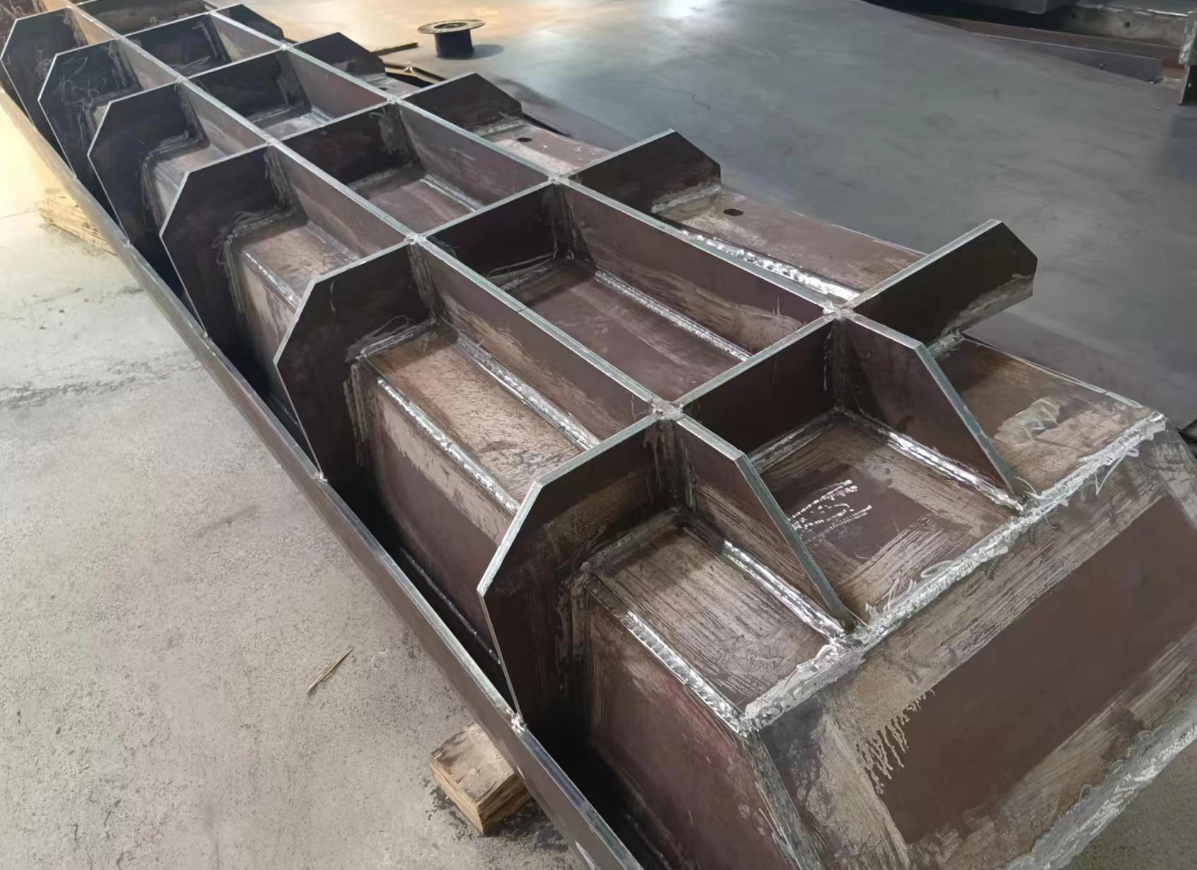 法國破碎站卸料斗項目 法國破碎站卸料斗項目