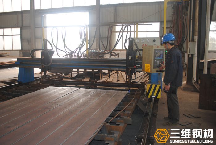 鋼結構公司是怎樣處理鋼結構工程變形的？